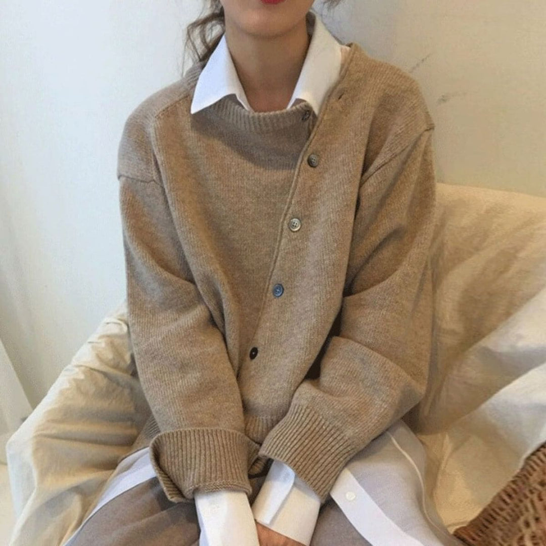 Noa | Relaxed Asymmetrical Button Cardigan