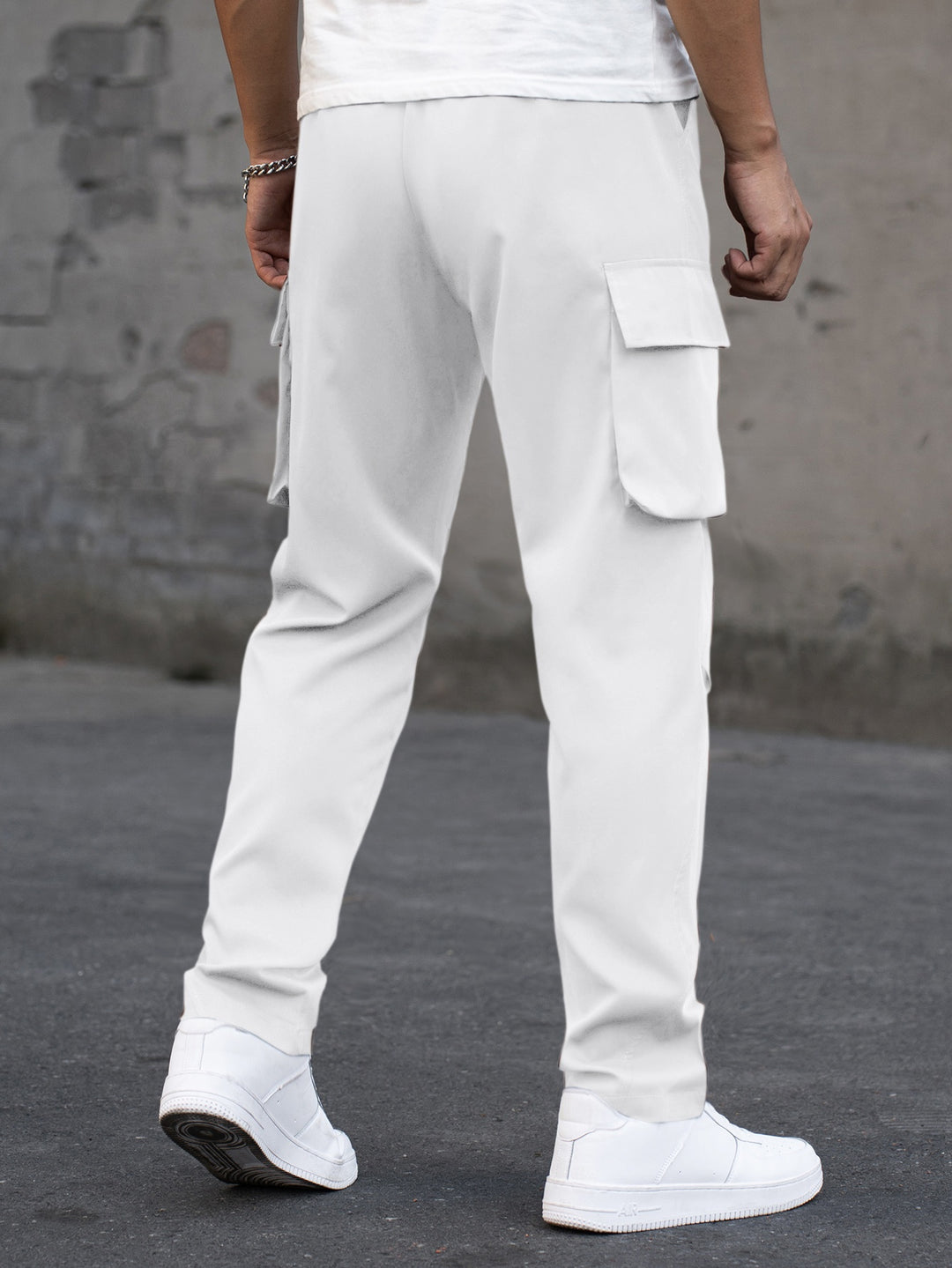 Brooks | Men's Tapered Cargo Drawstring Trousers