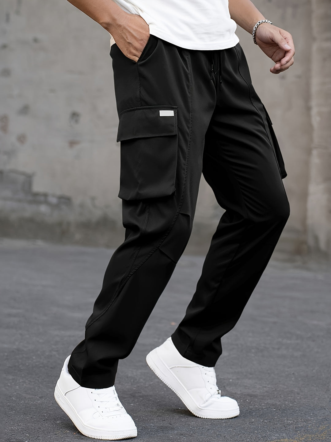 Brooks | Men's Tapered Cargo Drawstring Trousers