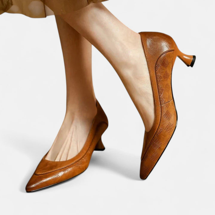 Rhea | Refined Pointed Kitten Heels