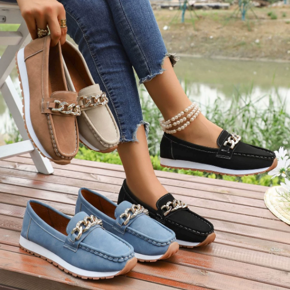 Wendy | Chain-Detail Loafers