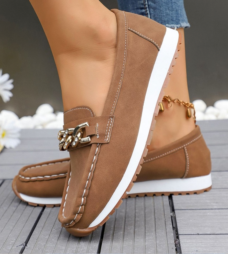 Wendy | Chain-Detail Loafers