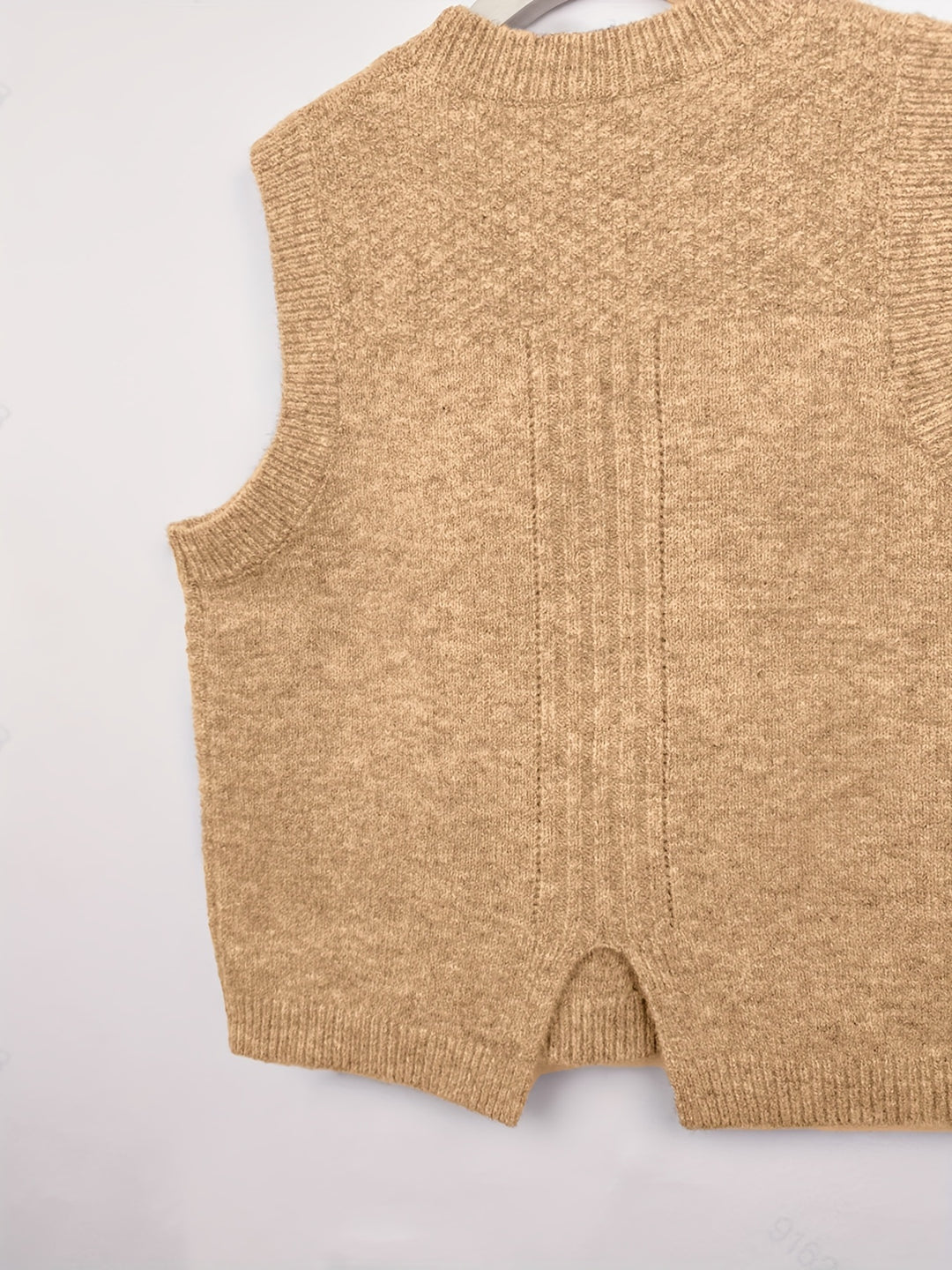 Beatrise | Classic Cable-Knit Sweater Vest