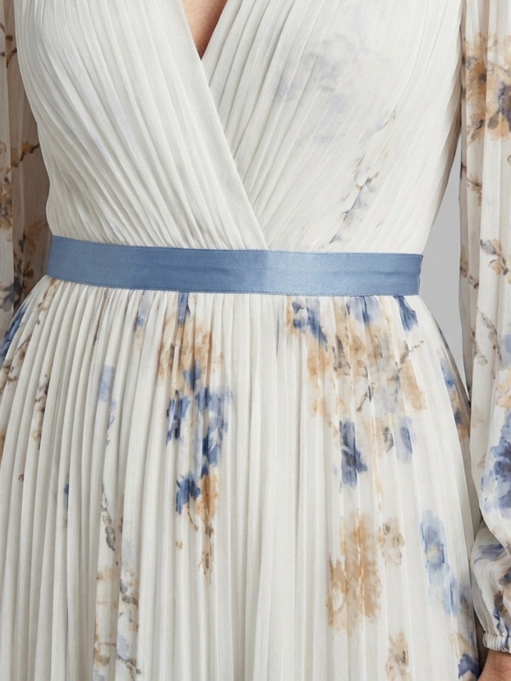Aurelia | Flowing V-Neck Maxi Dress
