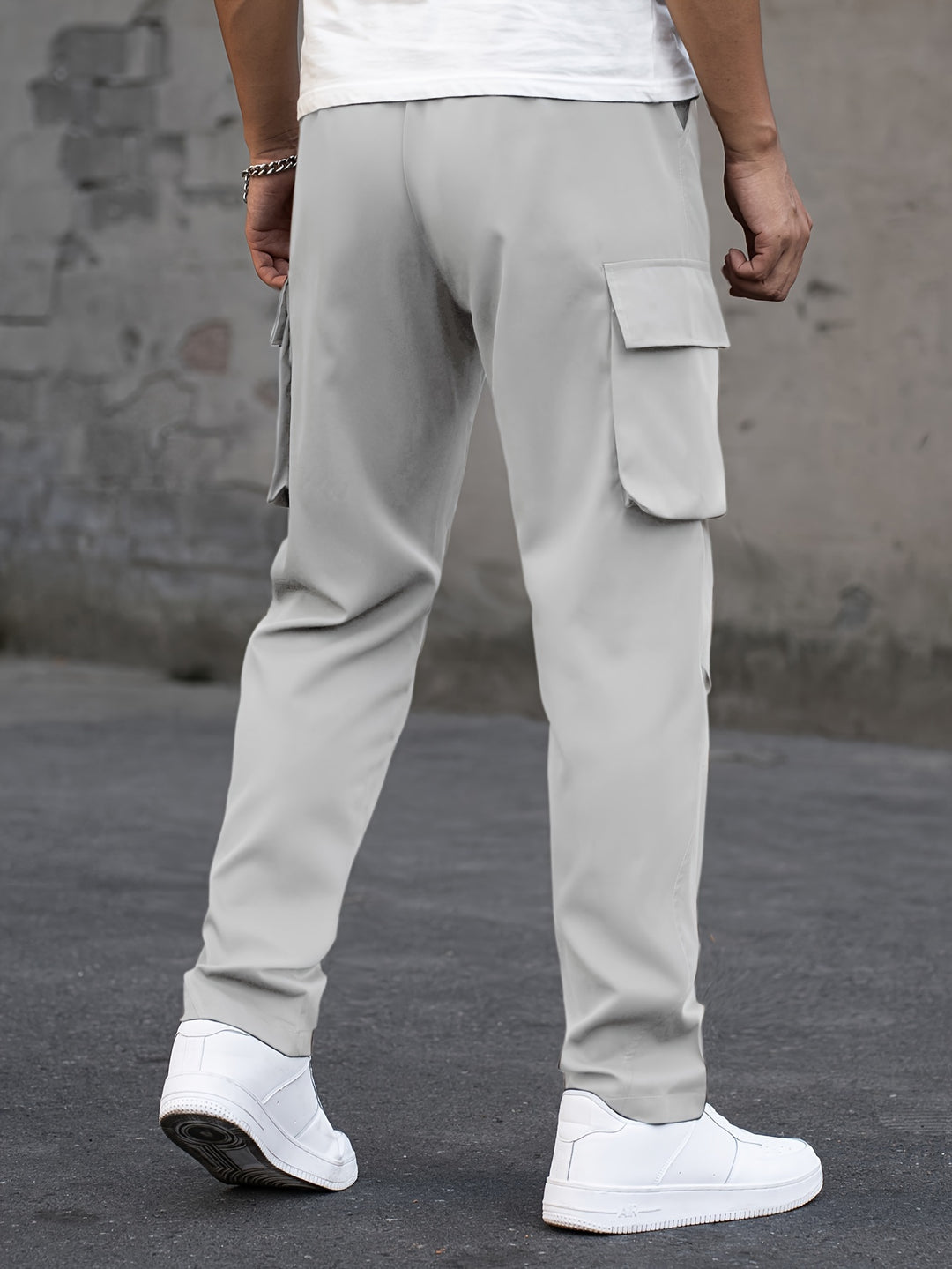 Brooks | Men's Tapered Cargo Drawstring Trousers