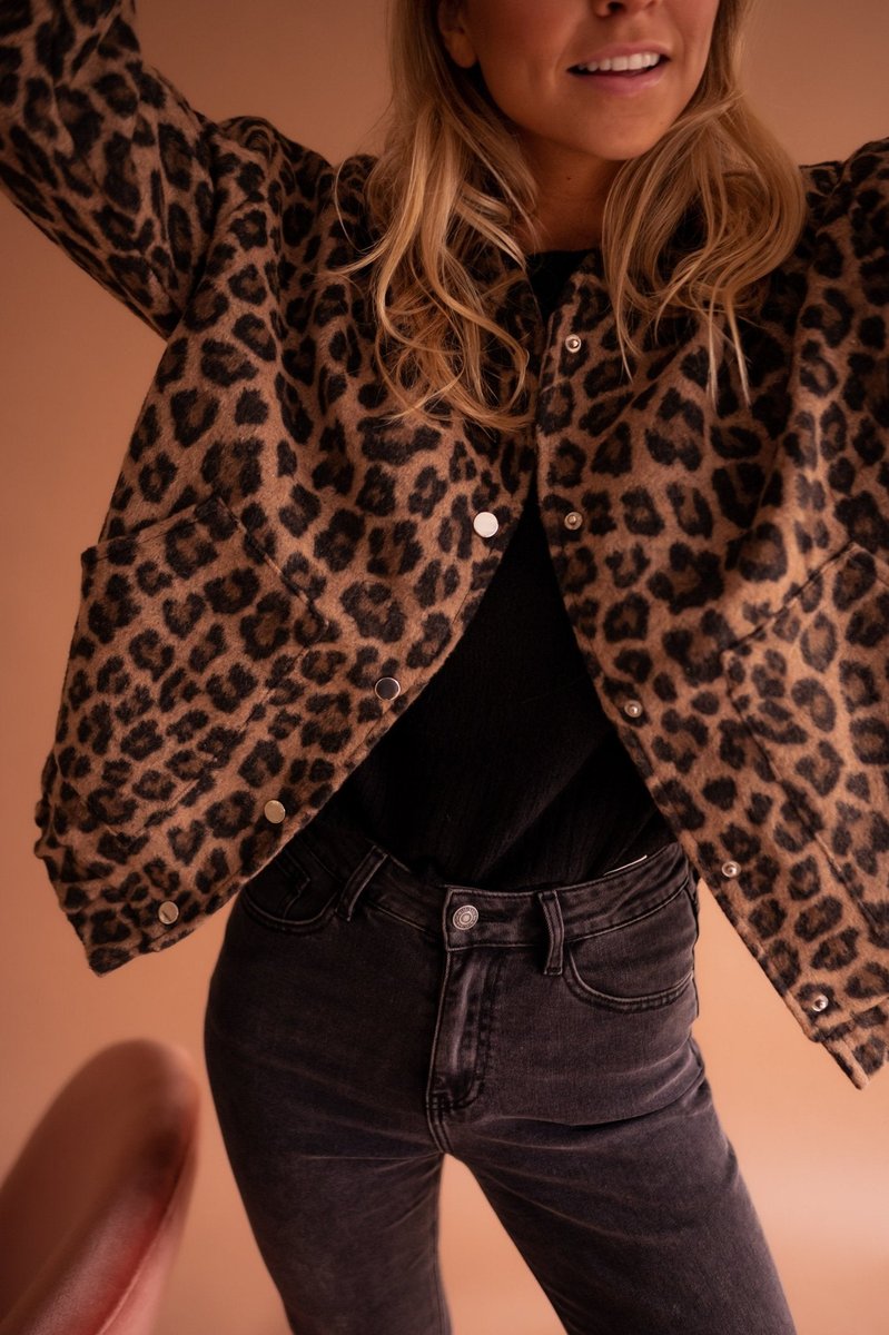 Colette | Oversized Leopard-Print Snap-Button Jacket